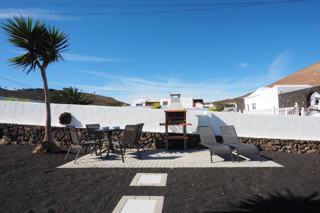 Private Apartment With Mountain And Sea Views, La Asomada, Lanzarote Tías Extérieur photo