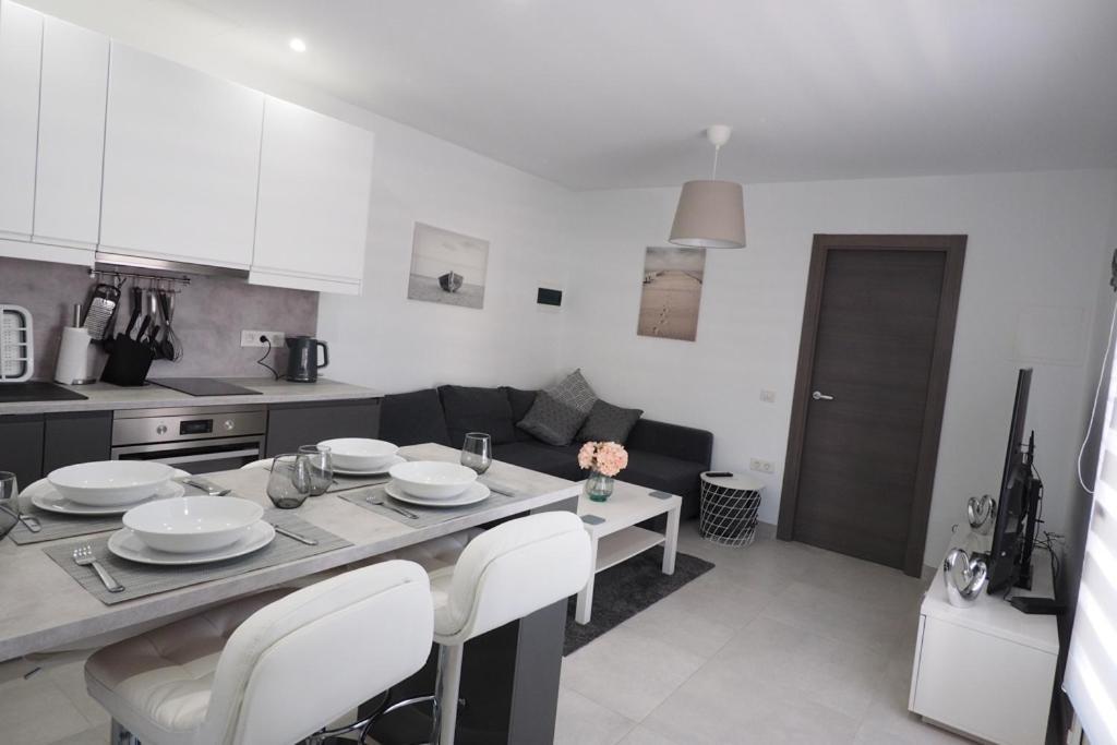 Private Apartment With Mountain And Sea Views, La Asomada, Lanzarote Tías Extérieur photo